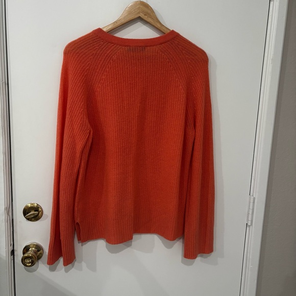 Vineyard Vines Tequila Sunrise Size M Crew Neck Cashmere Sweater Peach Coral - Picture 2 of 11